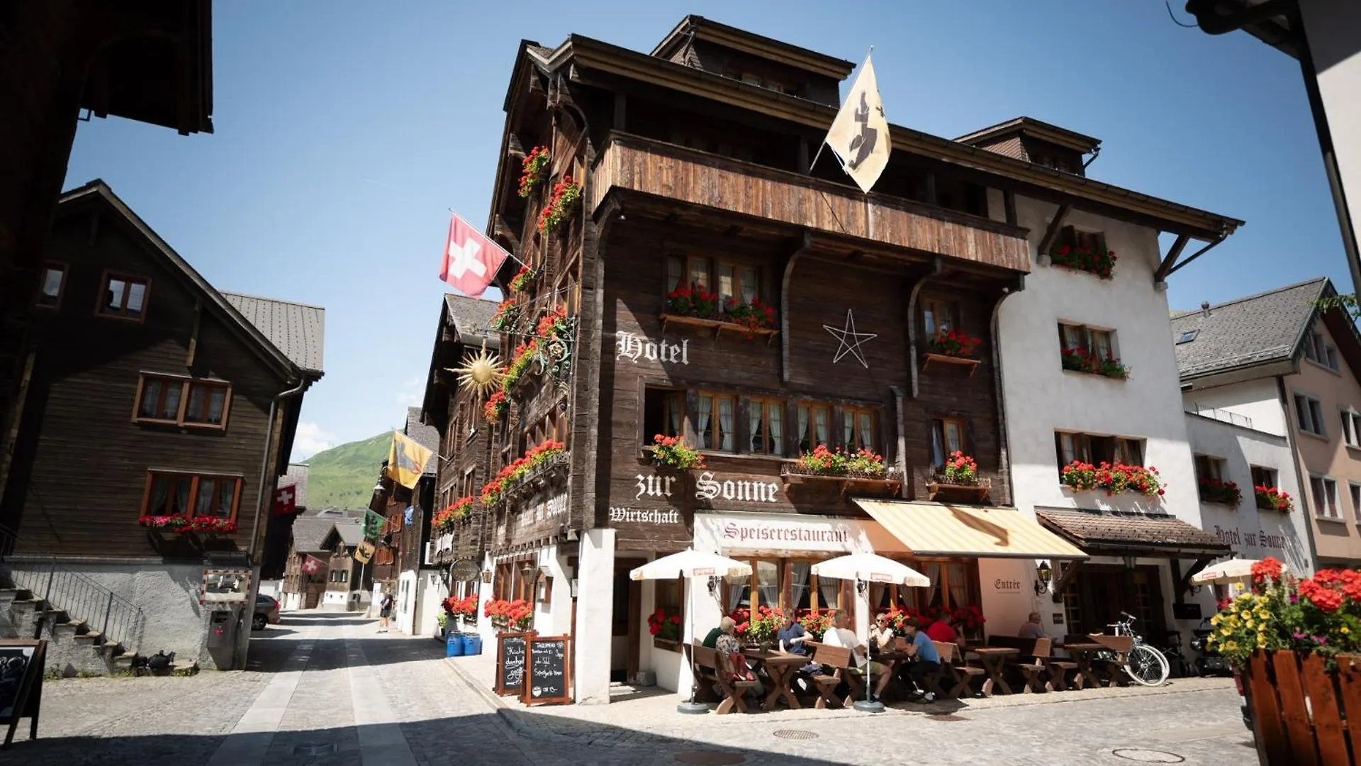 15 günstige Hotels in den Alpen für entspanntes Reisen