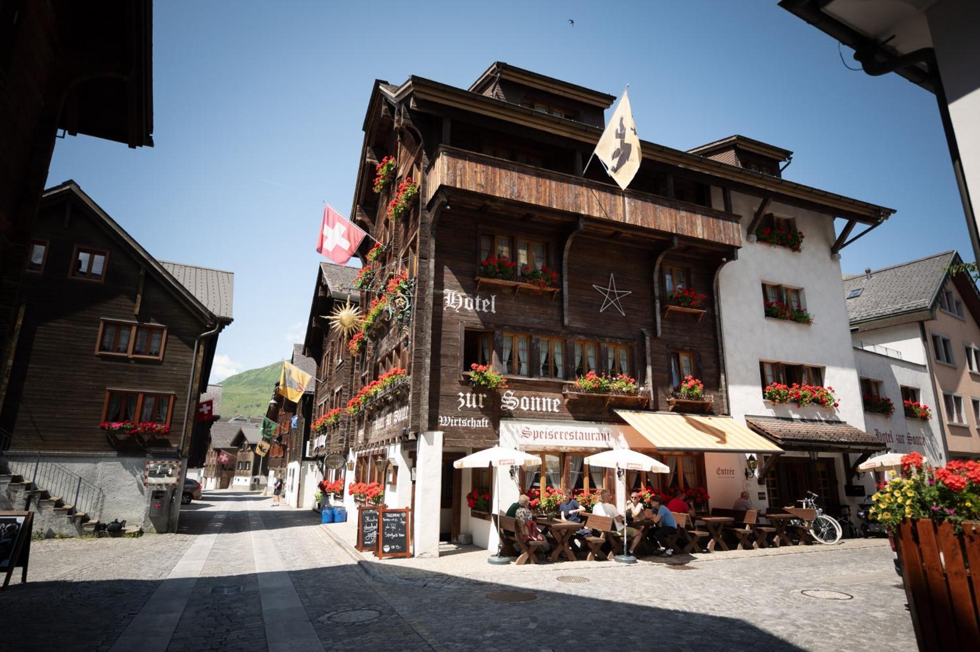 15 günstige Hotels in den Alpen für entspanntes Reisen